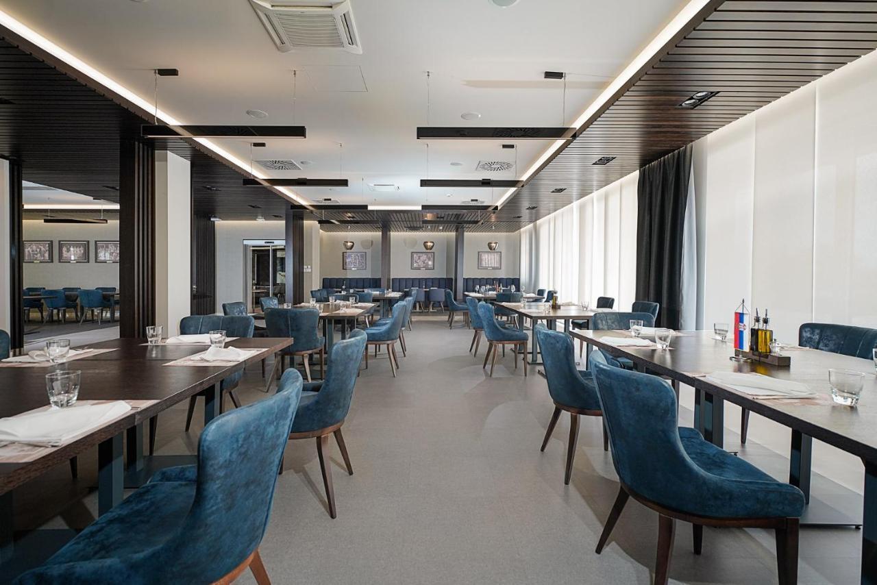 Hotel Srbija Lux Stara Pazova Εξωτερικό φωτογραφία