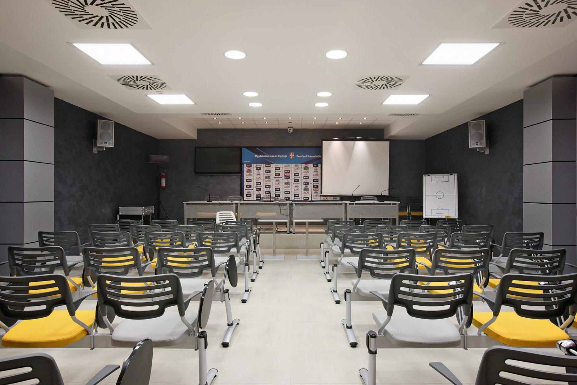 Hotel Srbija Lux Stara Pazova Εξωτερικό φωτογραφία